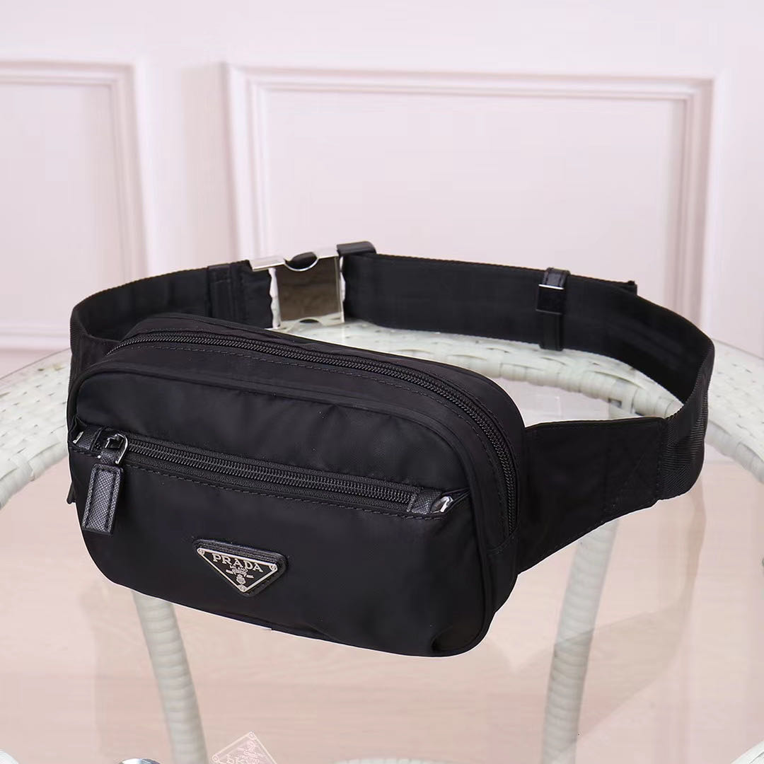 Prada Classic parachute fabric canvas designer waist bag men and women multifunctional chest pockets fashion large-capacity leisure outdoor
Prada Classic parachute fabric canvas designer waist bag men and women multifunctional chest pockets fashion large-capacity leisure outdoor