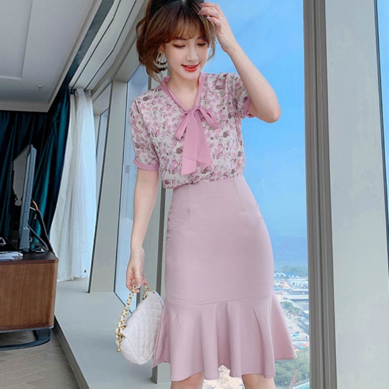 Summer Women Sweet 2 Piece Set Pink Bow Tie Flower print Puff Sleeve Shirt Top + High Waist Bodycon Mermaid Skirt Outfit 210518, Photo color
Summer Women Sweet 2 Piece Set Pink Bow Tie Flower print Puff Sleeve Shirt Top + High Waist Bodycon Mermaid Skirt Outfit 210518, Photo color