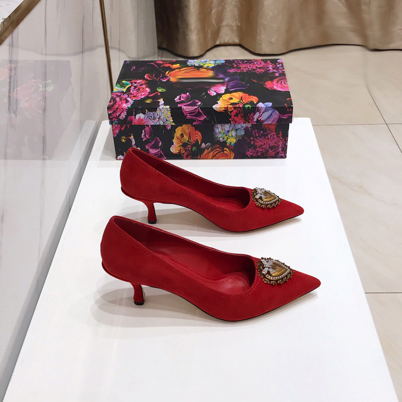 2021 Good Quality Fashion Women Luxurys Designers Shoes Designer Sandals Womens Luxury High Heels Sandal Dress Shoess With Box Size 35-41 -H621, Red
2021 Good Quality Fashion Women Luxurys Designers Shoes Designer Sandals Womens Luxury High Heels Sandal Dress Shoess With Box Size 35-41 -H621, Red
