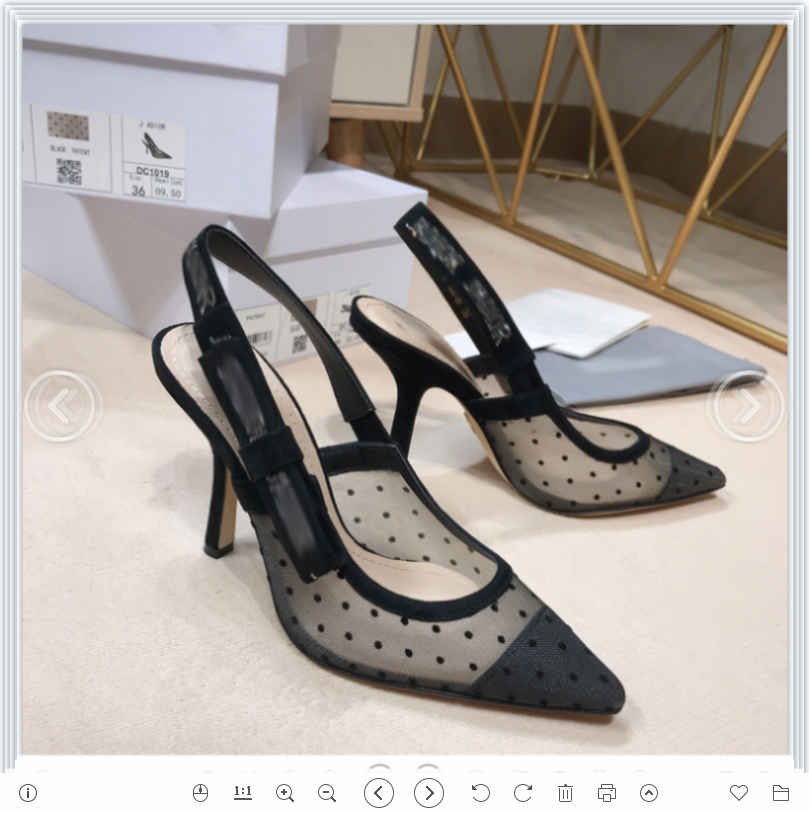 2021 Good Quality Fashion Women Luxurys Designers Shoes Designer Sandals Womens Luxury High Heels Sandal Dress Shoess With Box Size 35-41 -L212, Black
2021 Good Quality Fashion Women Luxurys Designers Shoes Designer Sandals Womens Luxury High Heels Sandal Dress Shoess With Box Size 35-41 -L212, Black