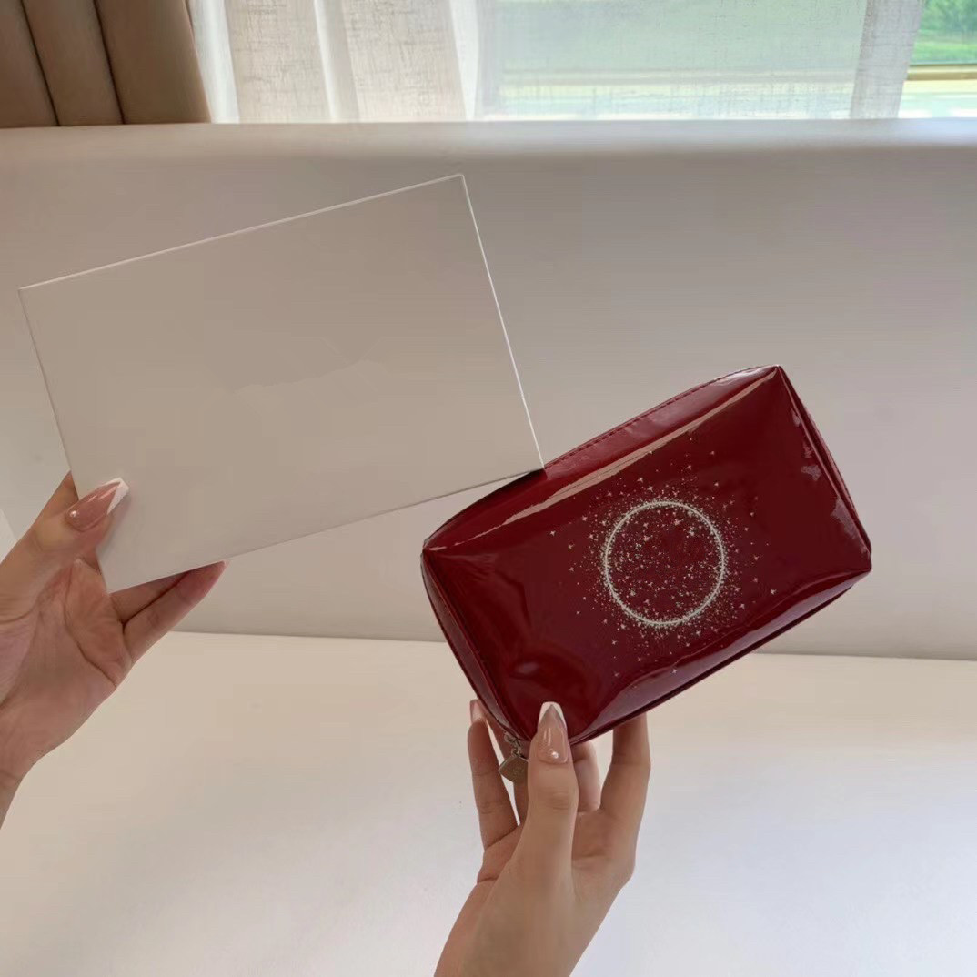 NEW Fashion Christmas Black Red makeup bag Classic 2 colors cosmetic case vintage party makeup organizer bag clutch bag with gift box(Anita) 
NEW Fashion Christmas Black Red makeup bag Classic 2 colors cosmetic case vintage party makeup organizer bag clutch bag with gift box(Anita)
