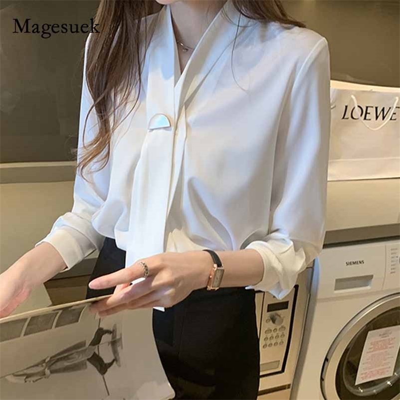 Blusas Women Solid Button Casual Shirts Autumn Long Sleeve Satin Blouses V-neck Pullover White Blouse 11054 210518
Blusas Women Solid Button Casual Shirts Autumn Long Sleeve Satin Blouses V-neck Pullover White Blouse 11054 210518