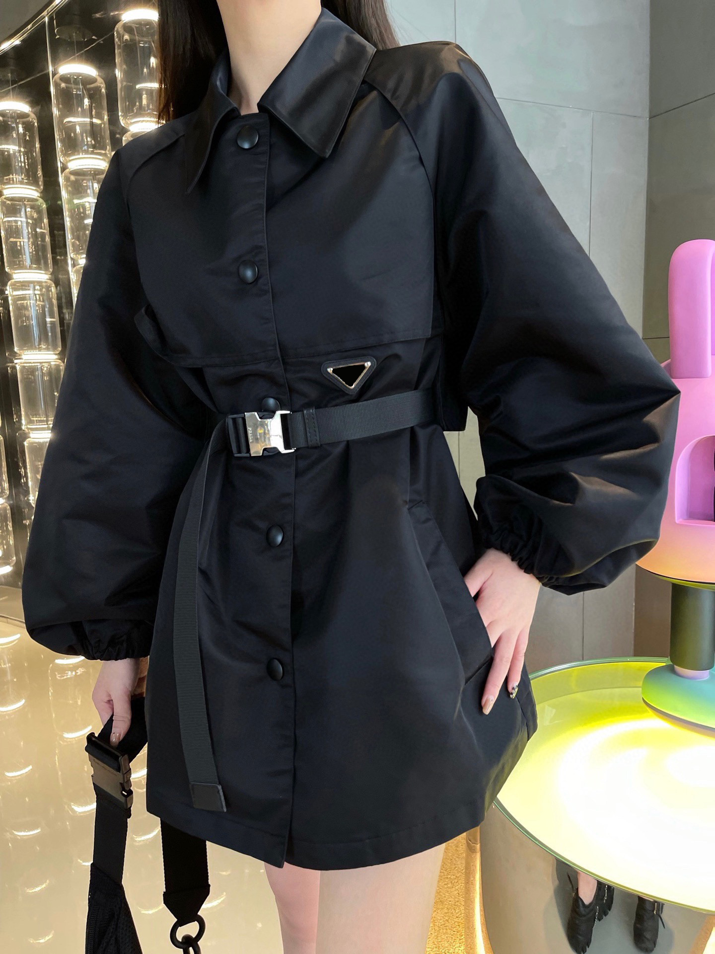 2021 womens skirts retro classic Work Dresses American style Business casual hooded Top elastic fiber Mid-length windproof Feel Waist belt smooth jacket, Black
2021 womens skirts retro classic Work Dresses American style Business casual hooded Top elastic fiber Mid-length windproof Feel Waist belt smooth jacket, Black