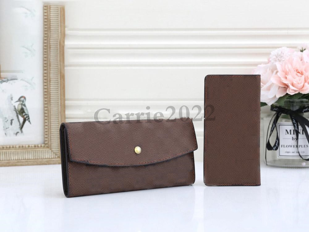 High quality Brown print Fold wallet two piece set printing wallets flower and gird most stylish way to carry around money, cards , coins men leather purse card holder, Black flower
High quality Brown print Fold wallet two piece set printing wallets flower and gird most stylish way to carry around money, cards , coins men leather purse card holder, Black flower