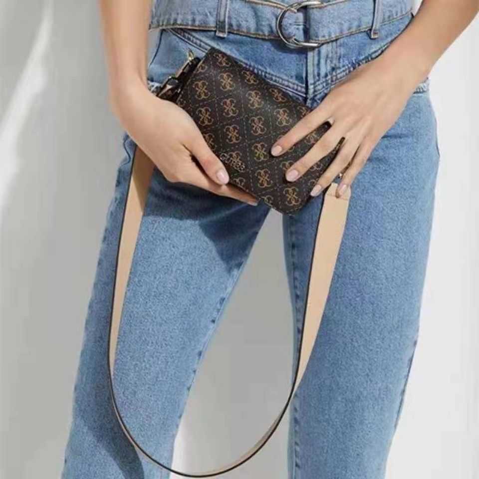 Guess new women's bag European and American fashion small square bag exquisite, small and versatile solid color Single Shoulder Messenger, Black
Guess new women's bag European and American fashion small square bag exquisite, small and versatile solid color Single Shoulder Messenger, Black