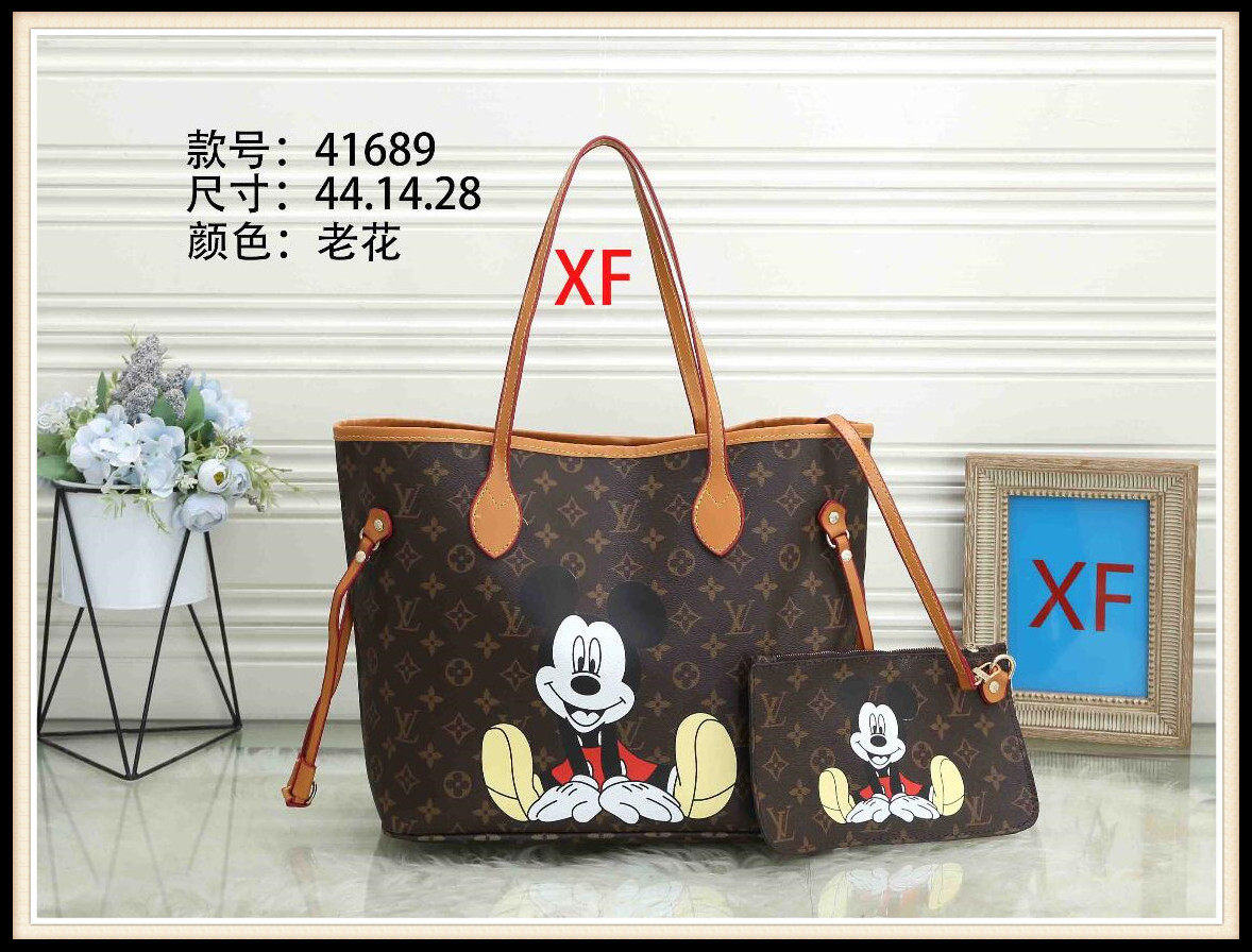 Luxurys bags Messenger Bag Women Totes Fashion Bags Vintage printing Shoulder Bags classic crossbody LOUIS Bag VITTON 967, Red;black
Luxurys bags Messenger Bag Women Totes Fashion Bags Vintage printing Shoulder Bags classic crossbody LOUIS Bag VITTON 967, Red;black