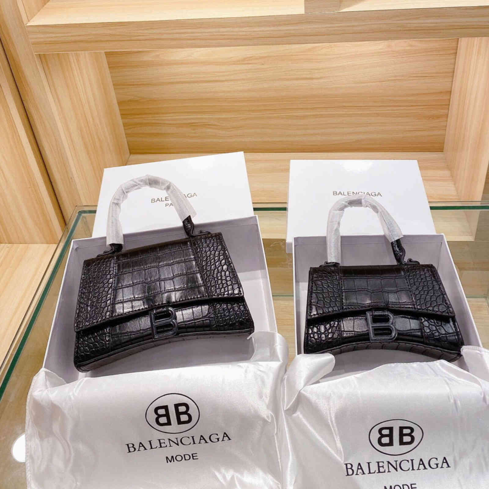 Designer Handbags Balencaiga 2021 New Hourglass Crocodile Pattern Leather Women's Cowhide Graffiti Handbag One Shoulder Bag Walletylr Jun
Designer Handbags Balencaiga 2021 New Hourglass Crocodile Pattern Leather Women's Cowhide Graffiti Handbag One Shoulder Bag Walletylr Jun