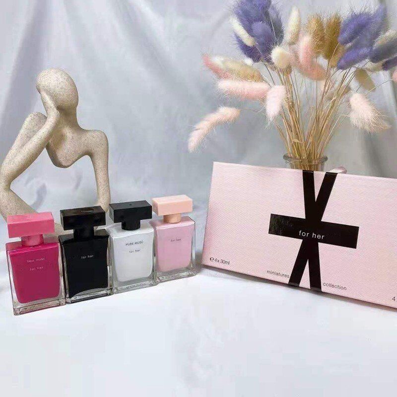 FOR HER Rose Musk Women perfume set 4*30ml Eau de Toilette Long lasting Time Fresh and Pleasant Fast Delivery
FOR HER Rose Musk Women perfume set 4*30ml Eau de Toilette Long lasting Time Fresh and Pleasant Fast Delivery
