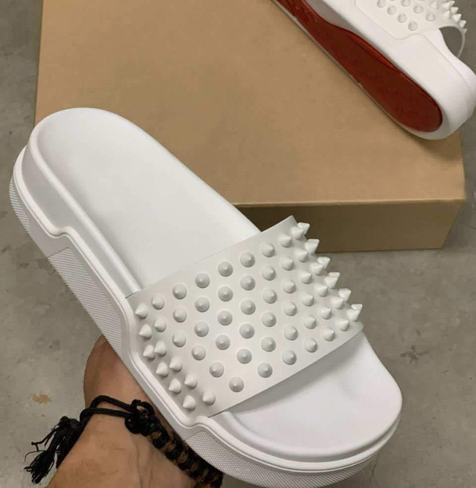 Summer Mens Sandal Slipper Slides Pool Fun Flats Red Bottoms Sandalies Flip Flops With Spikes Man Beach Sandals Men's Slippery
Summer Mens Sandal Slipper Slides Pool Fun Flats Red Bottoms Sandalies Flip Flops With Spikes Man Beach Sandals Men's Slippery