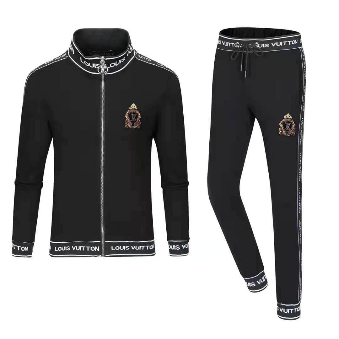 Mens Designer Fashion Tracksuit Letters Embroidery Luxurious Summer Sportswear Short Sleeves Pullover Jogger Pants Suits O-Neck Sportsuit, Gift bag
Mens Designer Fashion Tracksuit Letters Embroidery Luxurious Summer Sportswear Short Sleeves Pullover Jogger Pants Suits O-Neck Sportsuit, Gift bag