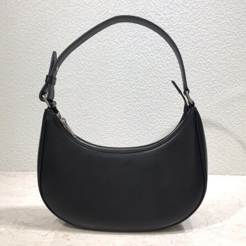 Duffel Bags Genuine Leather Fashion Women Shoulder Bag 2021 Vintage Female Handmade Handbags Half Moon Bolsa
Duffel Bags Genuine Leather Fashion Women Shoulder Bag 2021 Vintage Female Handmade Handbags Half Moon Bolsa