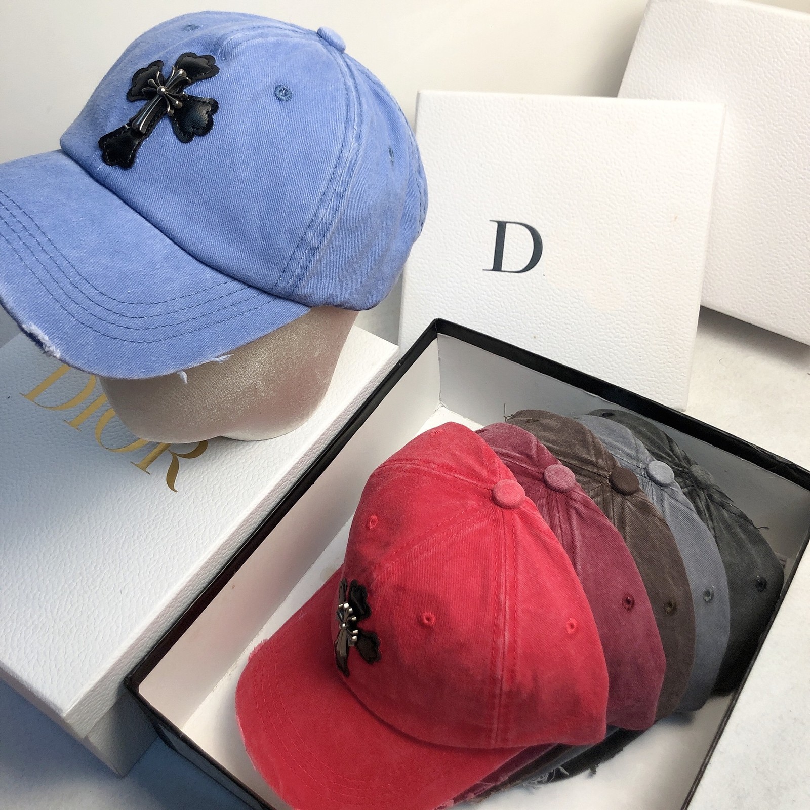 Worn Out Washed Cotton Cross Baseball Cap for Men and Women, Blue;gray
Worn Out Washed Cotton Cross Baseball Cap for Men and Women, Blue;gray