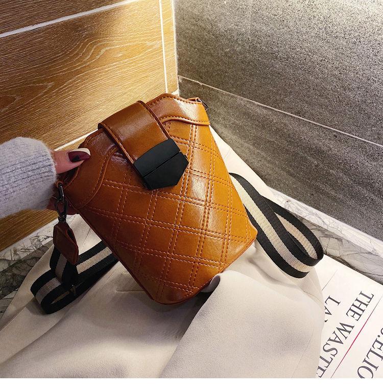 Style Fashion Luxury Versatile Ins Messenger Bag High Quality Single Shoulder Unique Design Prevalent Bucket Women Bags, Black
Style Fashion Luxury Versatile Ins Messenger Bag High Quality Single Shoulder Unique Design Prevalent Bucket Women Bags, Black