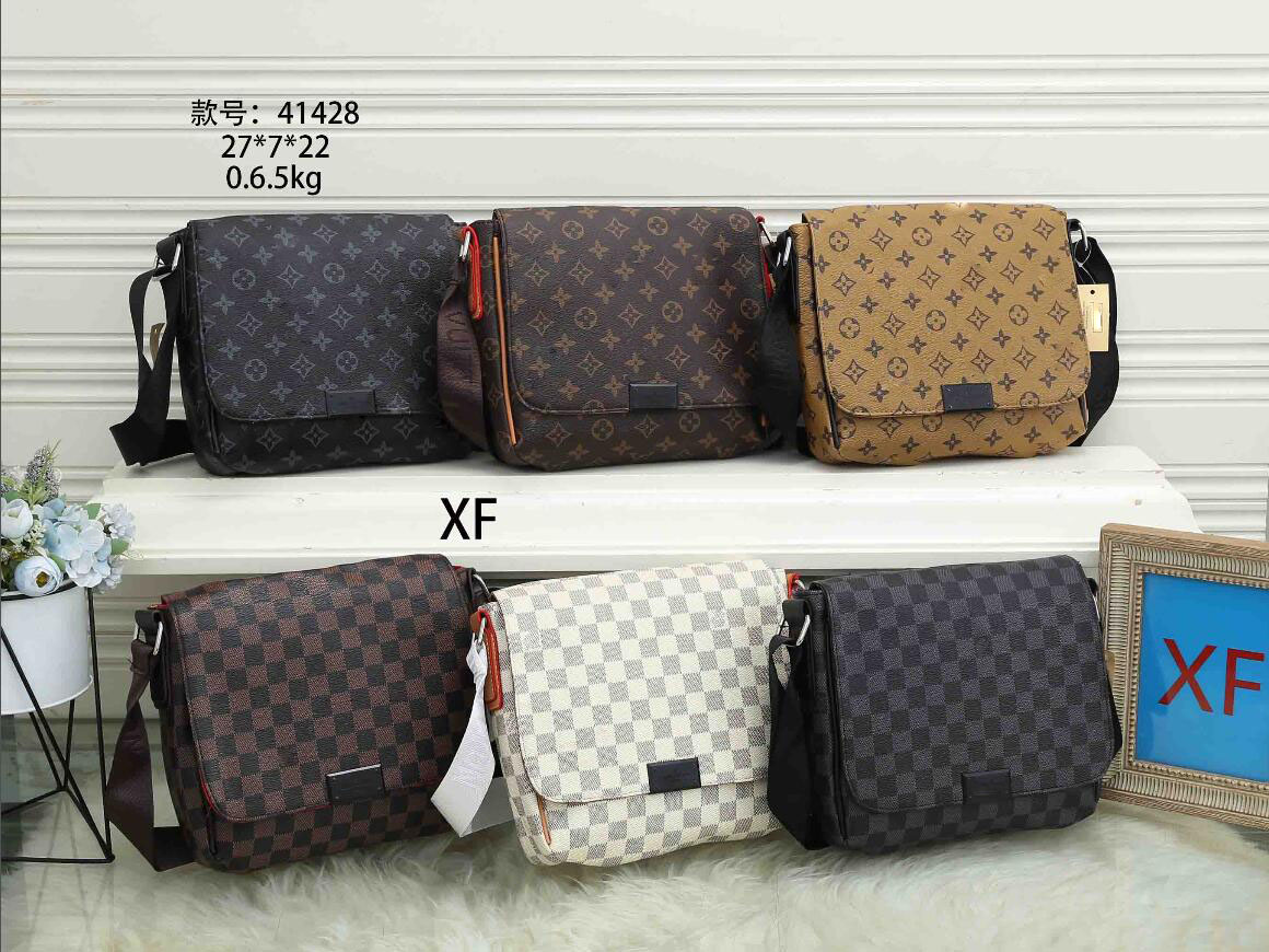 2021 High Quality Men's Messenger Bag Fashion Designer Shoulder Bag Size 27*7*22cm Model 41428
2021 High Quality Men's Messenger Bag Fashion Designer Shoulder Bag Size 27*7*22cm Model 41428
