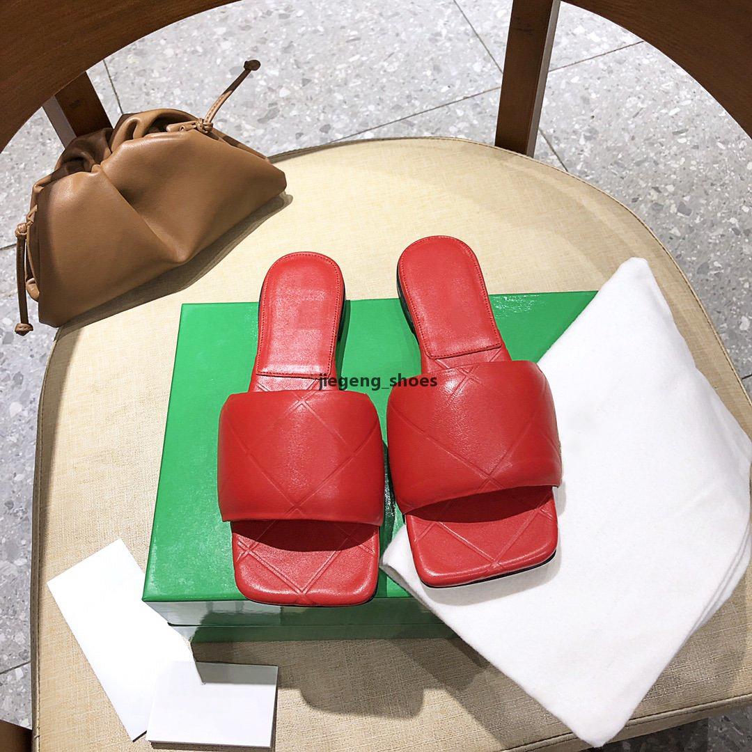 2021 Designer woman sandals slippers fashion popular Beach slipper classic platform Alphabet lady Sandal Leather Flat slides with original b, Black
2021 Designer woman sandals slippers fashion popular Beach slipper classic platform Alphabet lady Sandal Leather Flat slides with original b, Black