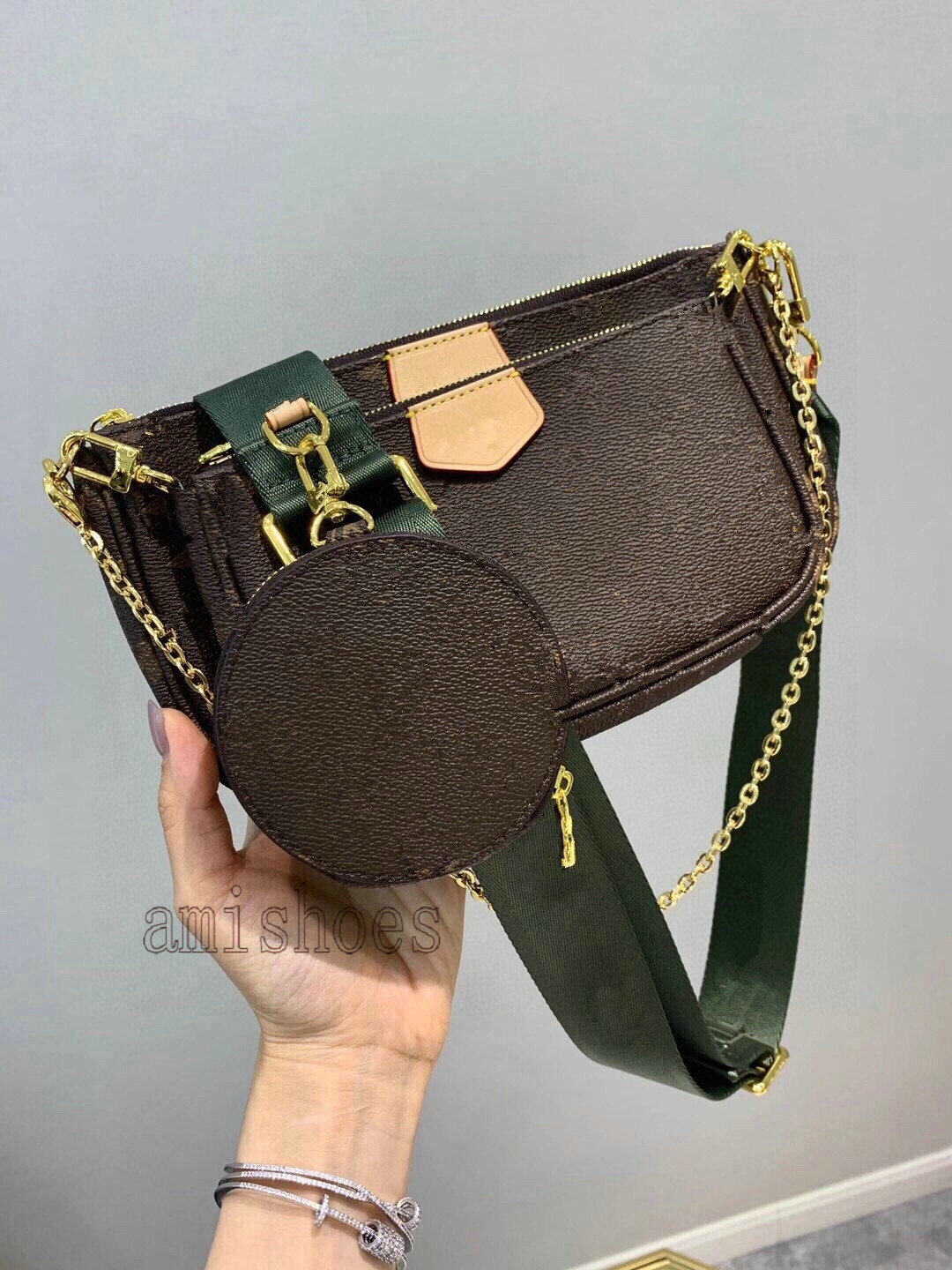 Multiple Mini Pochette Accessoires Multi Canvas Cross Body Bag Summer 2021 By The Pool Leather Round Zip Coin Purse 3pcs sets Luxurys Design
Multiple Mini Pochette Accessoires Multi Canvas Cross Body Bag Summer 2021 By The Pool Leather Round Zip Coin Purse 3pcs sets Luxurys Design