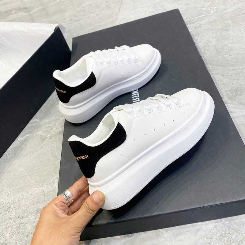 Skateboard Shoes Men Pring Brand Spring Designer Wedges White Sneakers Platform Tenis Feminino Trainers Mcqueens Male Walking Y0907, Black
Skateboard Shoes Men Pring Brand Spring Designer Wedges White Sneakers Platform Tenis Feminino Trainers Mcqueens Male Walking Y0907, Black