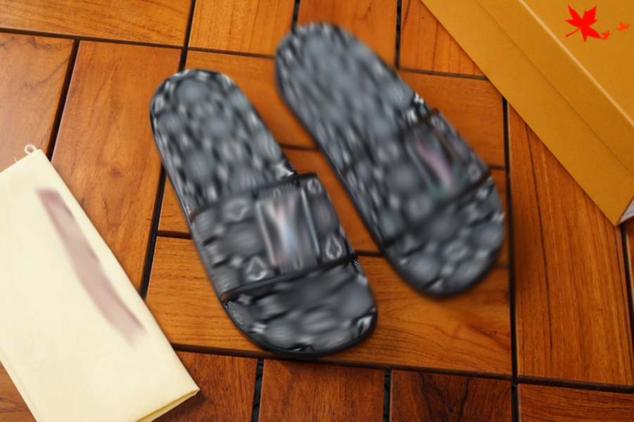 2021 Slipper Designer Slide Summer sandals Fashion Men Beach Indoor Flat Flip Flops Leather luxurys Shoes mens Slippers with box Size 39-45 -H33, Black
2021 Slipper Designer Slide Summer sandals Fashion Men Beach Indoor Flat Flip Flops Leather luxurys Shoes mens Slippers with box Size 39-45 -H33, Black