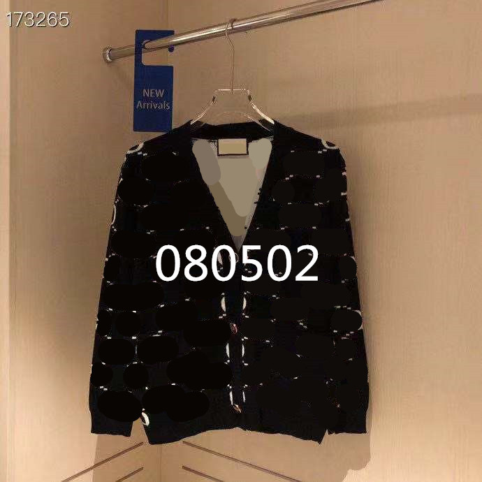 2021 Luxury Brand Womens Sweater Letter Jacquard Black Knit Cardigan Jacket Girls Loose Autumn Warm Top Holiday Gift 080502
2021 Luxury Brand Womens Sweater Letter Jacquard Black Knit Cardigan Jacket Girls Loose Autumn Warm Top Holiday Gift 080502