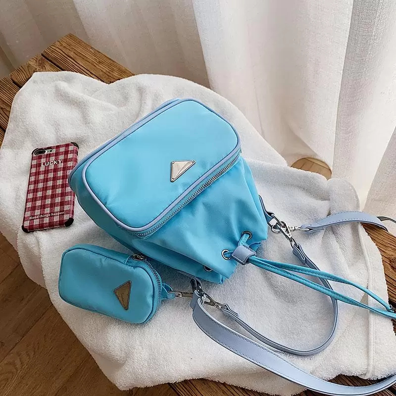 Hot Designer-Fashion Bucket Shoulder Bag Women Drawstring Crossbody Bag Female Messenger Bags Ladies nylon Handbag
Hot Designer-Fashion Bucket Shoulder Bag Women Drawstring Crossbody Bag Female Messenger Bags Ladies nylon Handbag