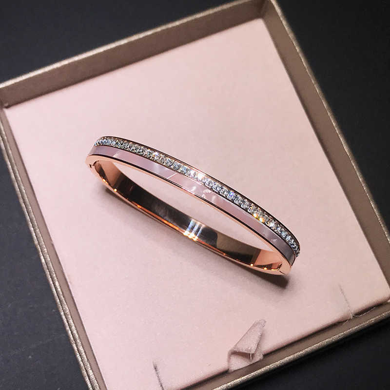 

Yun Ruo Fashion Pave Zircon Natural Shell Bangle Rose Gold Color Titanium Steel Jewelry Woman Birthday Gift Never Fade Drop Ship Q0720