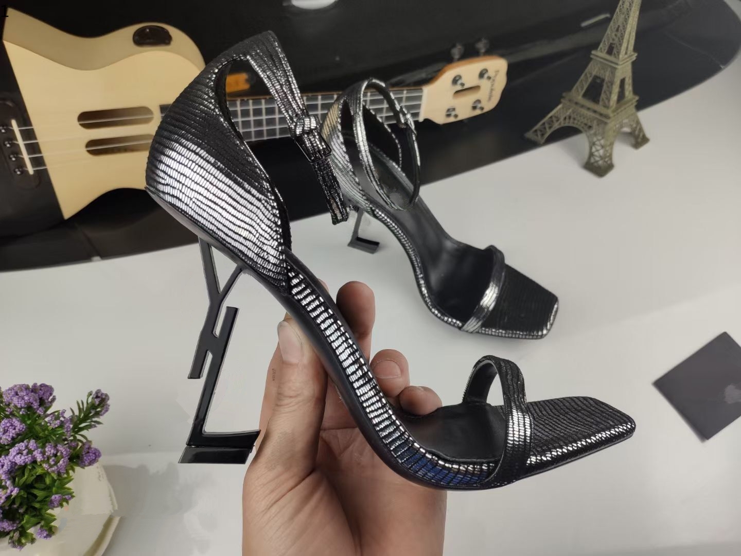 Prad women heels party fashion rivet Dancenew sexy pointed Super High Heel Lady wedding Woman shoes Large size 34-41 kmj001
Prad women heels party fashion rivet Dancenew sexy pointed Super High Heel Lady wedding Woman shoes Large size 34-41 kmj001