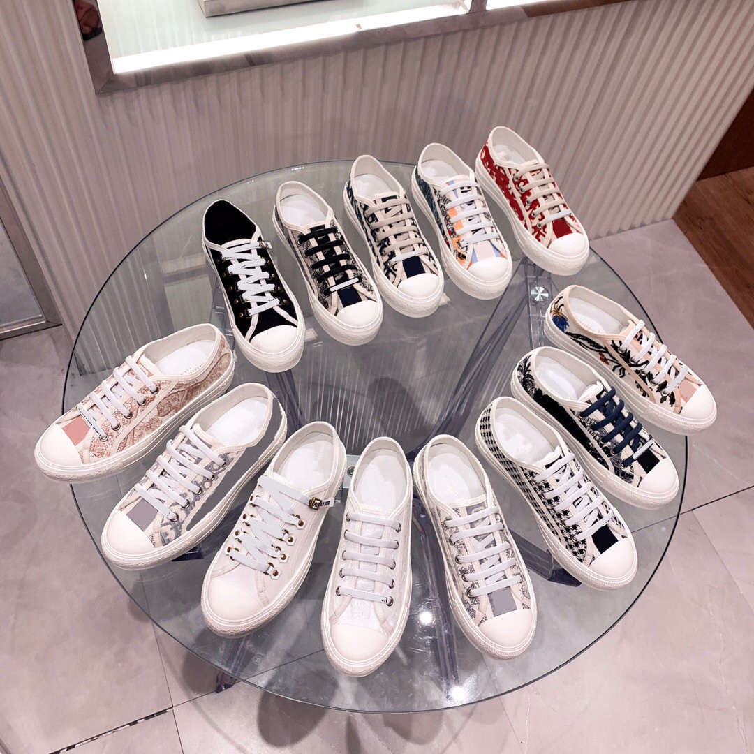 high-quality classic ladies Walk n 'Dio sneakers black and white houndstooth embroidery 30 Montaigne casual shoes gray low-top sandals
high-quality classic ladies Walk n 'Dio sneakers black and white houndstooth embroidery 30 Montaigne casual shoes gray low-top sandals