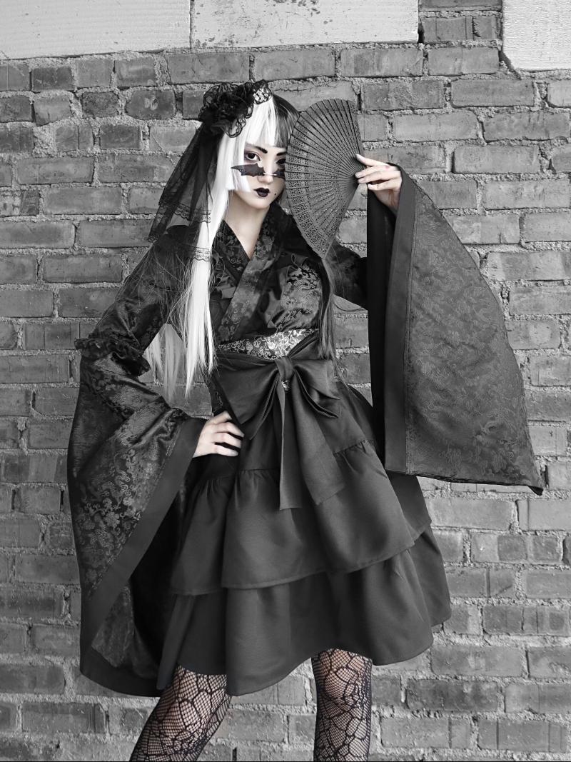 Casual Dresses Original Design Gothic Style Dark Black Vibration Sleeve Kimono Dress Dragon Lace Bow Tie Mini Cake
Casual Dresses Original Design Gothic Style Dark Black Vibration Sleeve Kimono Dress Dragon Lace Bow Tie Mini Cake
