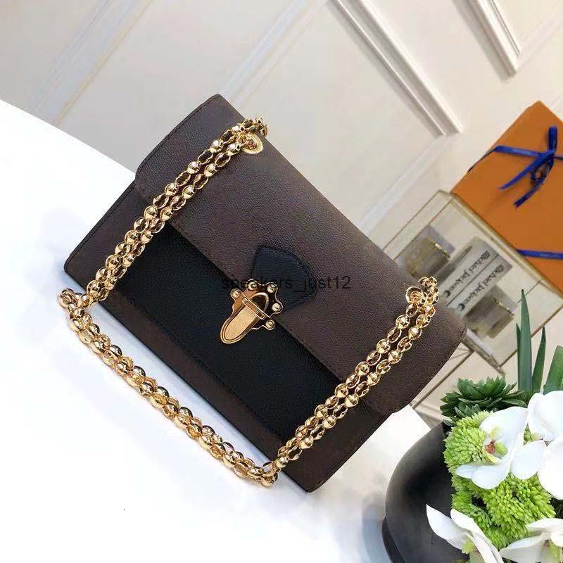 Women Luxurys Designers Bags 2021 Womens Handbags Purses Designer Crossbody Wallet Bag Louisbags_18 VICTOIRE M41730 Pochette Classic Ge Gqrg, Red
Women Luxurys Designers Bags 2021 Womens Handbags Purses Designer Crossbody Wallet Bag Louisbags_18 VICTOIRE M41730 Pochette Classic Ge Gqrg, Red