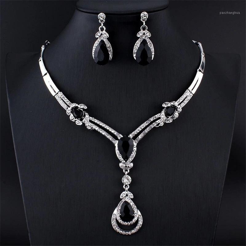 Earrings & Necklace Dubai Crystal Jewelry Gift Elegant Women Birthday Party Water Drop Shape Pendant Fashion Sets, Silver
Earrings & Necklace Dubai Crystal Jewelry Gift Elegant Women Birthday Party Water Drop Shape Pendant Fashion Sets, Silver