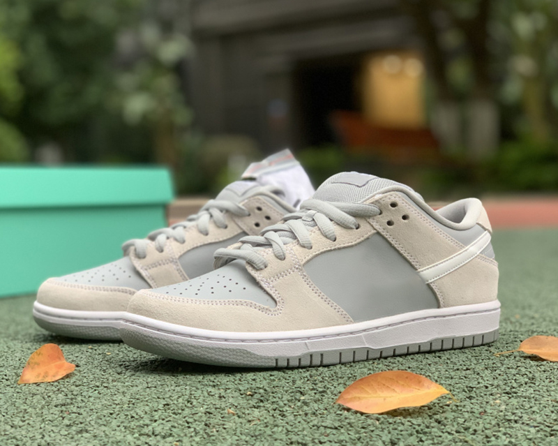 Authentic SB low dunks running shoes skateboard Summit White Wolf Grey TRD University Coast Chunky Dunky Men's women's The joint o
Authentic SB low dunks running shoes skateboard Summit White Wolf Grey TRD University Coast Chunky Dunky Men's women's The joint o
