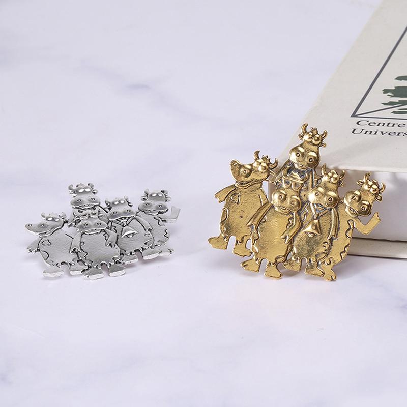 Pins, Brooches Happy Cow Family Cattle For Women Chinese Bull Year Design Fashion Animal Pin Brooch Good Gift Vintage, Gray
Pins, Brooches Happy Cow Family Cattle For Women Chinese Bull Year Design Fashion Animal Pin Brooch Good Gift Vintage, Gray