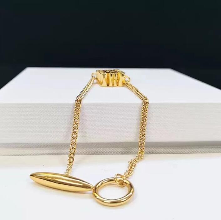 Fashion Gold Color Charm Bracelet Necklace Earring Stud Luxury Designer Brand Earrings Bijoux Have Stamps For Women Party Wedding Lovers Gift Engagement Jewelry
Fashion Gold Color Charm Bracelet Necklace Earring Stud Luxury Designer Brand Earrings Bijoux Have Stamps For Women Party Wedding Lovers Gift Engagement Jewelry
