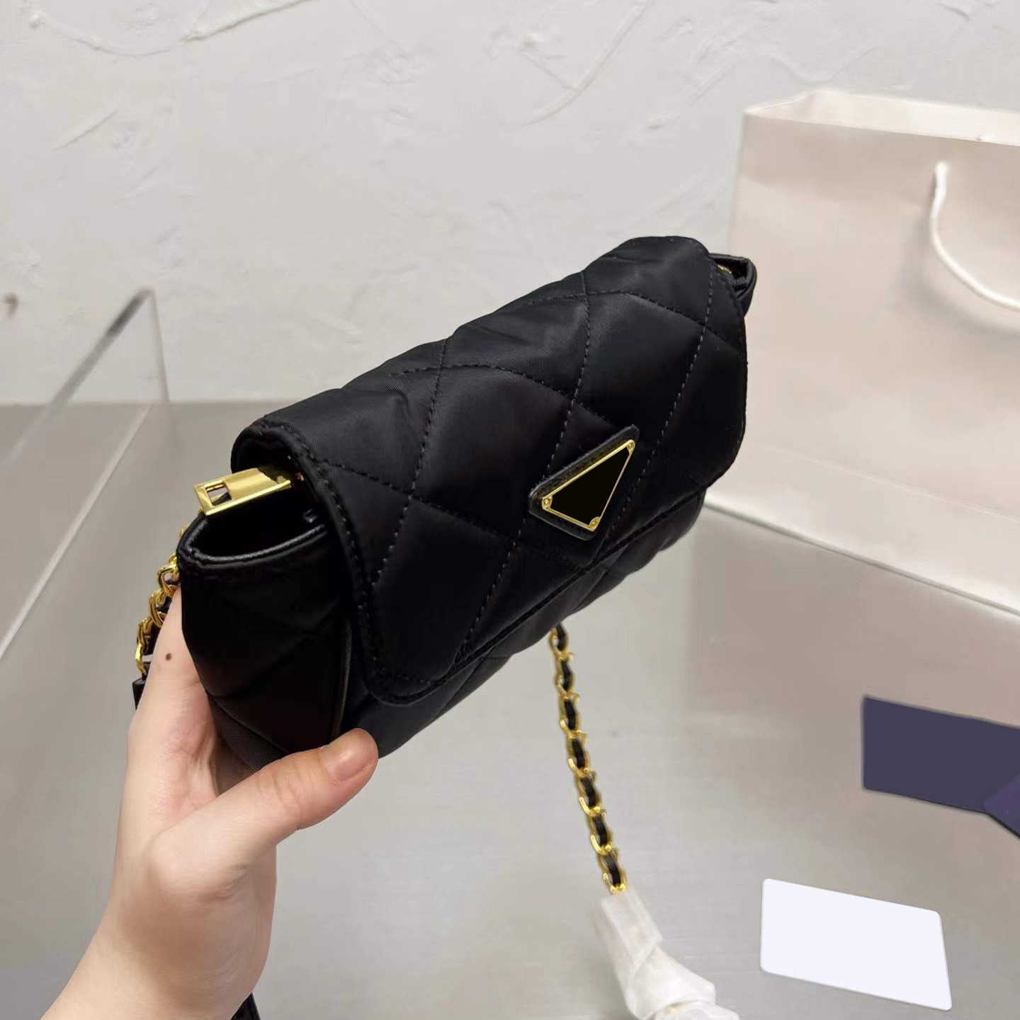 Luxurys Designers Bags women handbag high quality Shoulder bag leisure versatile chain Crossbody handbags high-capacity lady purse designer
Luxurys Designers Bags women handbag high quality Shoulder bag leisure versatile chain Crossbody handbags high-capacity lady purse designer