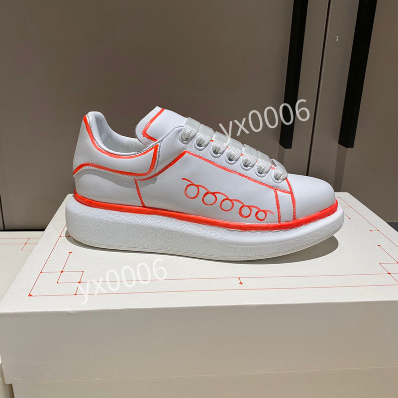 2021 Fashion Men Shoe Designer Women Leather Lace Up Platform Oversized Sole Sneakers White Black mens womens Luxury velvet suede Casual Shoes cx201002, Choose the color
2021 Fashion Men Shoe Designer Women Leather Lace Up Platform Oversized Sole Sneakers White Black mens womens Luxury velvet suede Casual Shoes cx201002, Choose the color