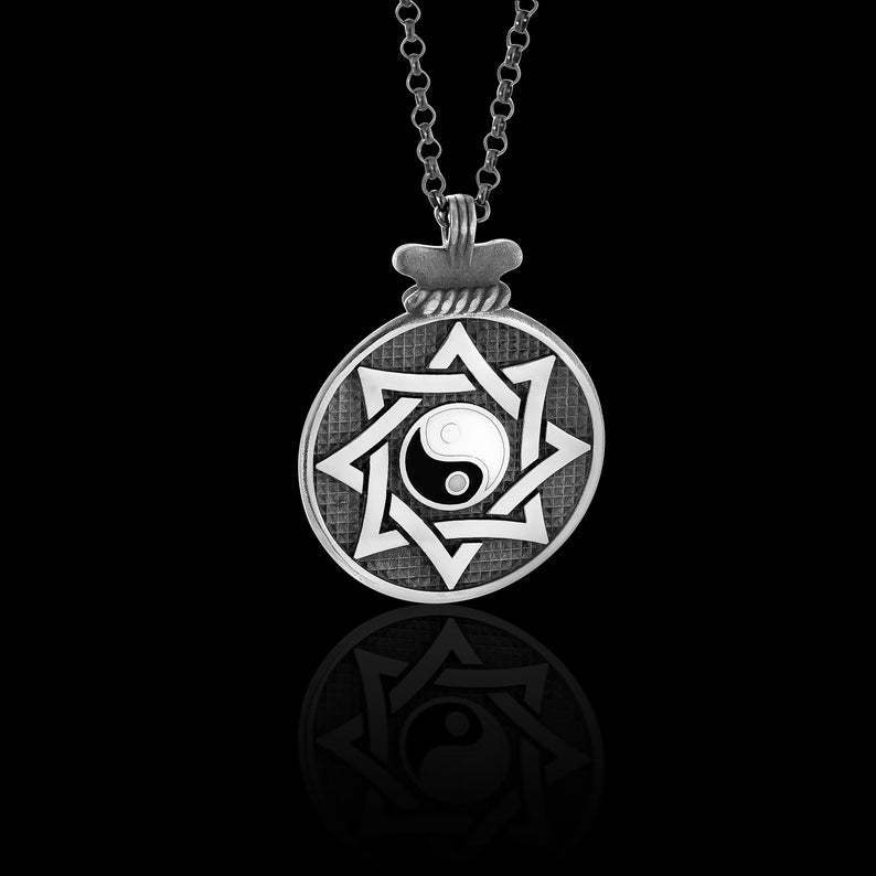 Necklace Taiji Yin Yang Designer Eight Trigrams Six Star Round Men's Hang Tag Hip Hop Chinese Style Sweater Chain Titanium Steel Women 2021 Womens Mens Luxury