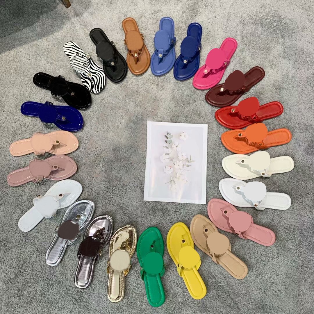 

2021 Women Sandals Hollow out logo Flat Slippers Sandal Studded Girl Shoes Arrivel Jelly Platform Slides Lady casual Flip Flops with Box