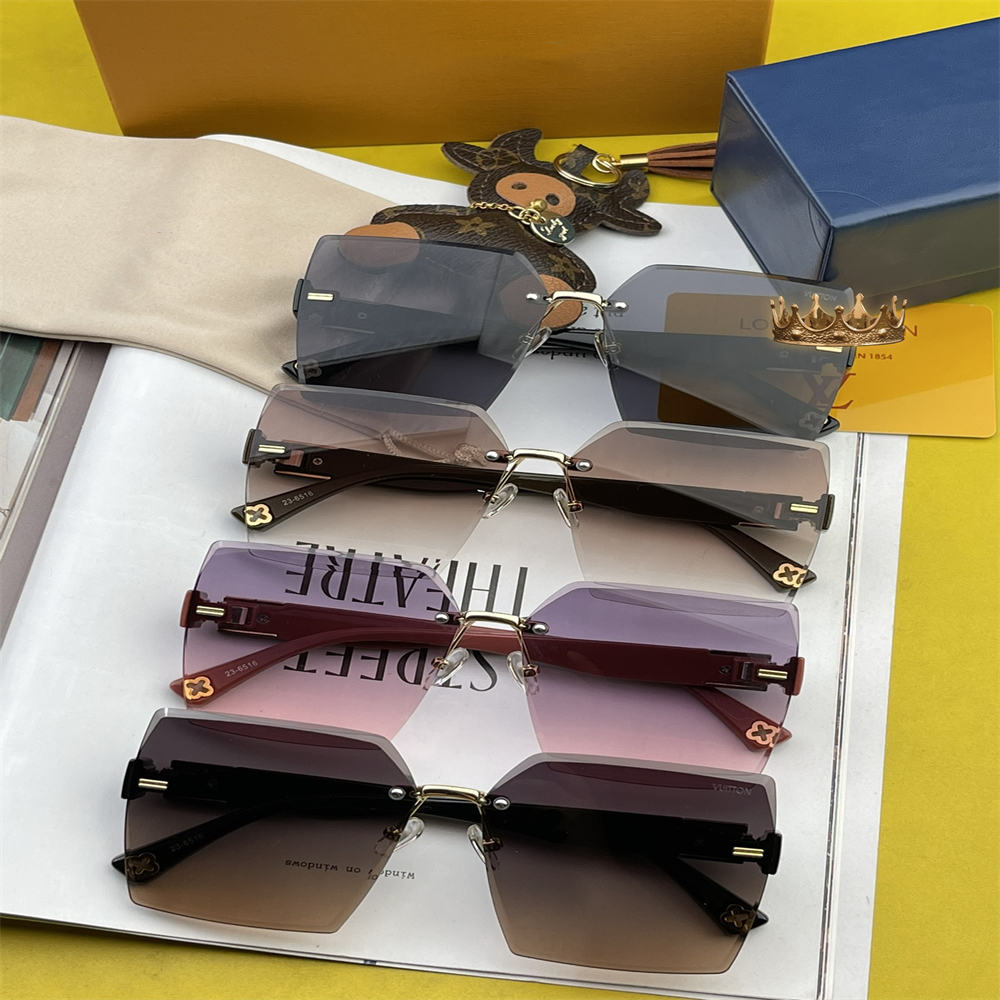 Big frame sunglasses Classic square design face - friendly fashion versatile temperament polarizing lenses for uv protection
Big frame sunglasses Classic square design face - friendly fashion versatile temperament polarizing lenses for uv protection