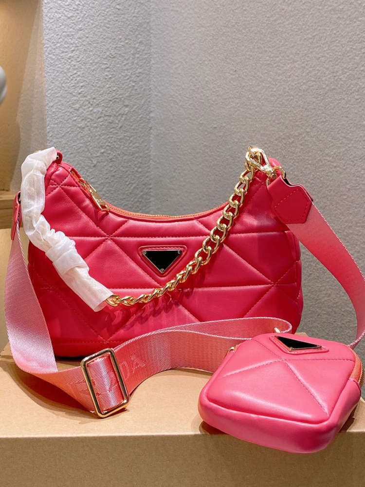 P designer handbag leather pink bag fashion high quality one-shoulder curved bags, Do not shoot the supplementary freight
P designer handbag leather pink bag fashion high quality one-shoulder curved bags, Do not shoot the supplementary freight