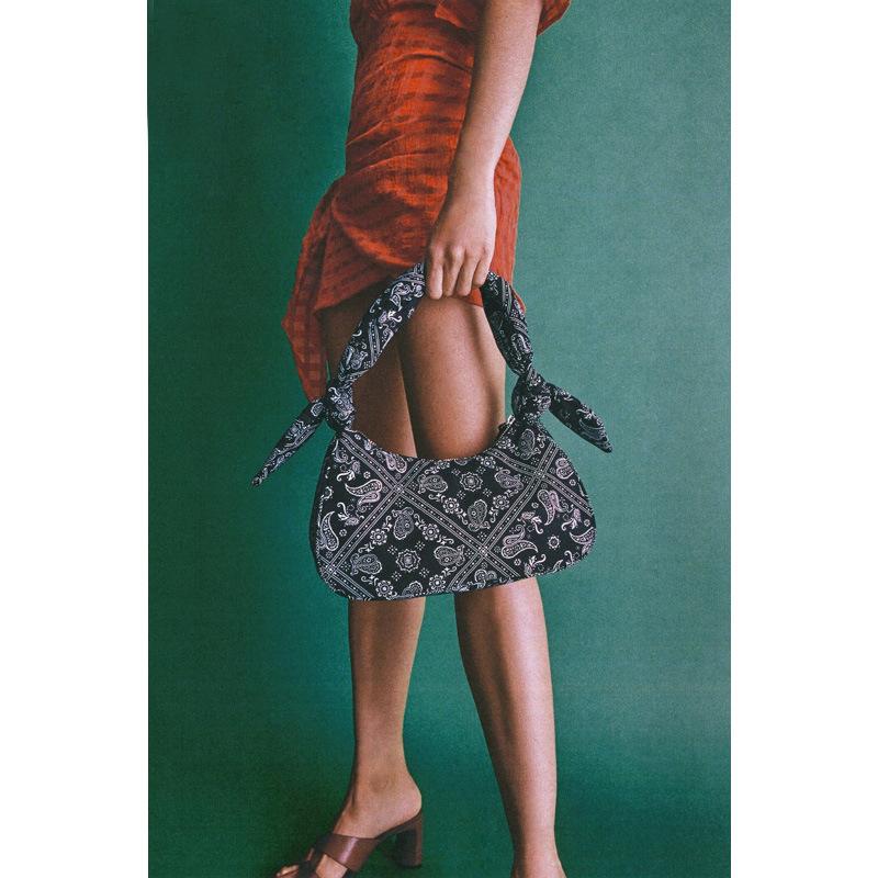 Evening Bags Retro Canvas Print Handbag Female Bag 2021 Fashion Designer Design Luxury Armpit One Shoulder Casual Baguette, Beige
Evening Bags Retro Canvas Print Handbag Female Bag 2021 Fashion Designer Design Luxury Armpit One Shoulder Casual Baguette, Beige