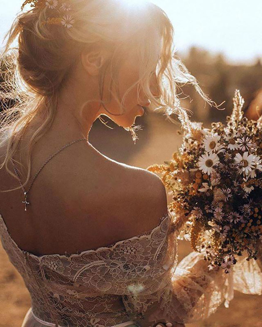 Charming Lace Spring V Neck Garden Wedding Dresses Boho Bohemian Long Sleeve Sheer Arabic Plus Size Vestido De Noiva Bridal Gown Ball Bride