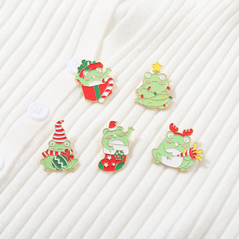 European Cartoon Frog Model Brooches Pins Christmas Star Stocking Walking Stick Lapel Pins Unisex Children Animal Alloy Enamel Clothes Badge Accessories
European Cartoon Frog Model Brooches Pins Christmas Star Stocking Walking Stick Lapel Pins Unisex Children Animal Alloy Enamel Clothes Badge Accessories