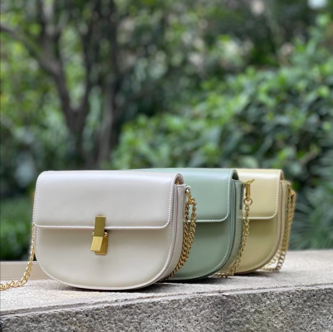 Summer saddle 2021 leather women's simple single shoulder niche design lock versatile small slant span bagCXGE
Summer saddle 2021 leather women's simple single shoulder niche design lock versatile small slant span bagCXGE