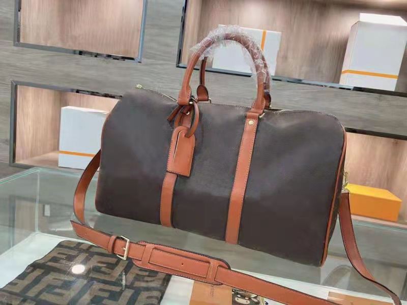 Designers design high quality travel bags. Old flower pattern, classic version. Size 45cm, Make up for postage
Designers design high quality travel bags. Old flower pattern, classic version. Size 45cm, Make up for postage