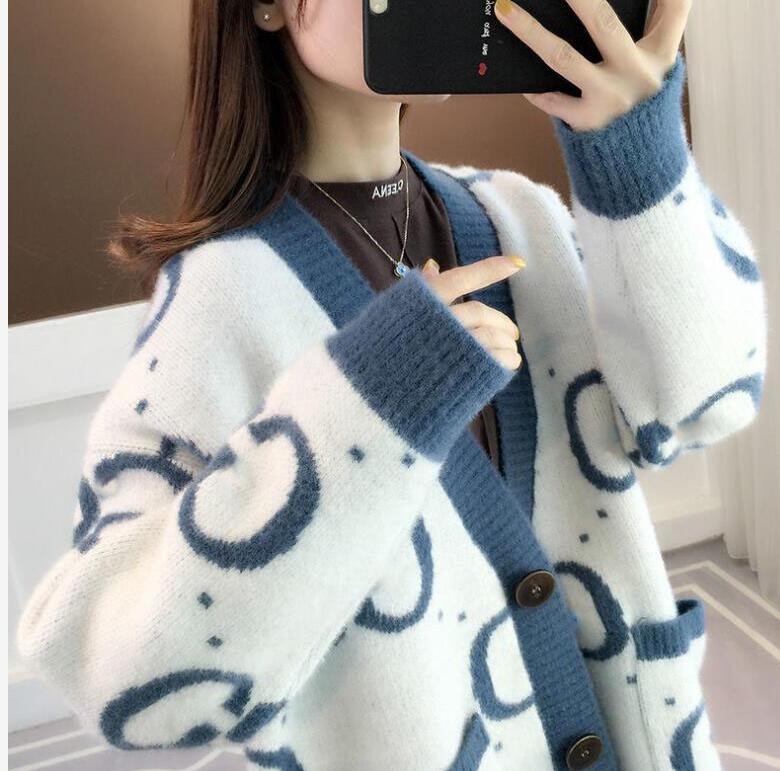 Women Cardigan Designer Shirt Sweaters Autumn Winter Letters Print Knitted Coat Cardigans Fashion Long Sleeve V-Neck Small Sweet Wind Coats Clothes, 04
Women Cardigan Designer Shirt Sweaters Autumn Winter Letters Print Knitted Coat Cardigans Fashion Long Sleeve V-Neck Small Sweet Wind Coats Clothes, 04