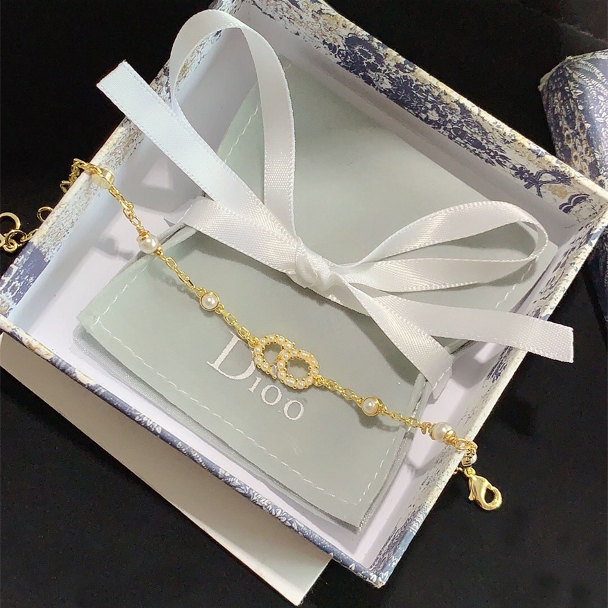 Dijia / DJIA CD Pearl Bracelet 2021 Korean version with pearl inlaid stary, Golden;silver
Dijia / DJIA CD Pearl Bracelet 2021 Korean version with pearl inlaid stary, Golden;silver