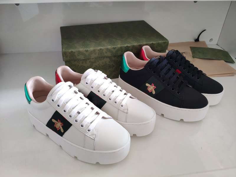 Women's Ace embroidered platform sneaker Genuine leather Shoes with House Web and golden bee Black White Sneakers Outdoor Casual Shoes With Box 332, Sock
Women's Ace embroidered platform sneaker Genuine leather Shoes with House Web and golden bee Black White Sneakers Outdoor Casual Shoes With Box 332, Sock