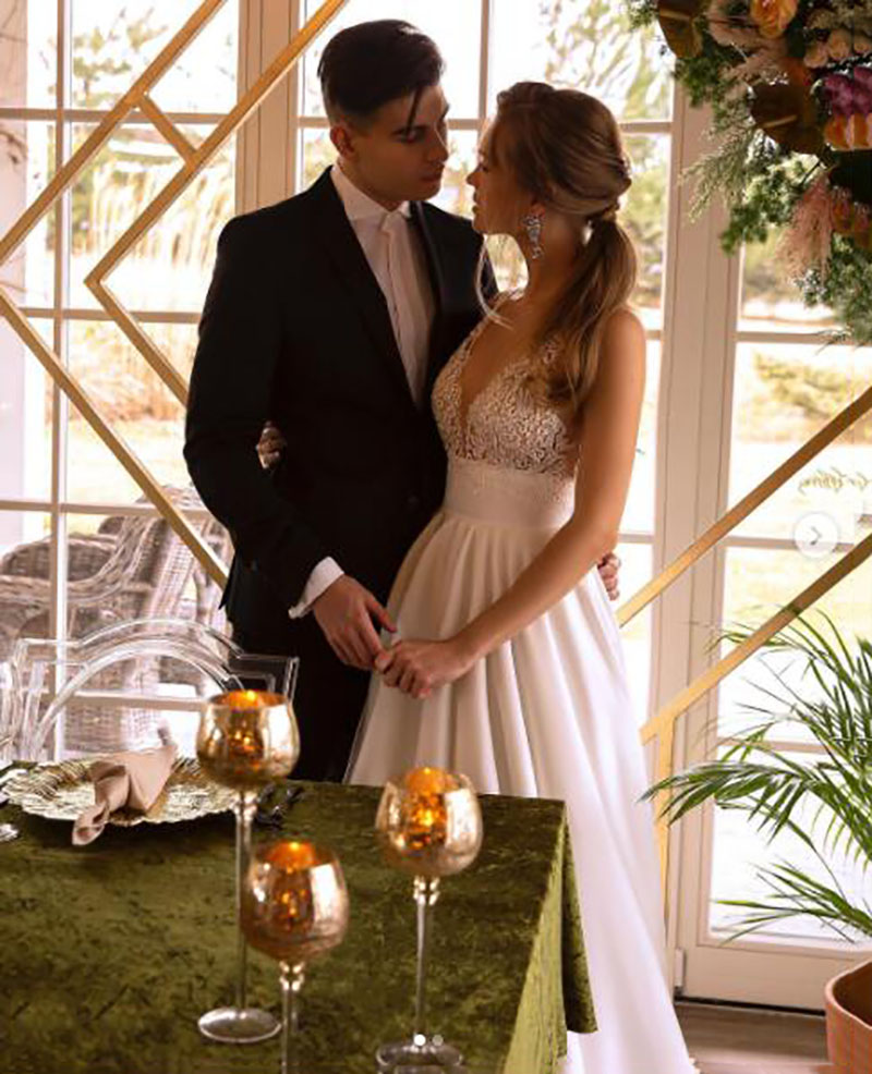 2022 Elegant Satin Wedding Dresses Top Lace V Neck Bride Gown Backless Vestido De Novia Robe De Mariee