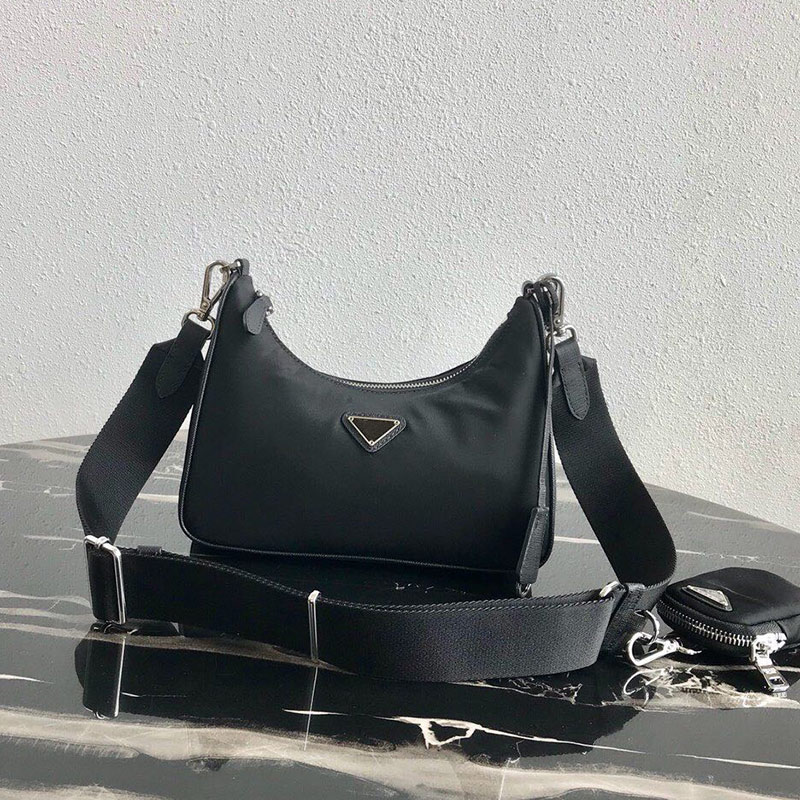 Re-Edition 2005 nylon bag Luxury designer handbags Top quality women fashion purses zipper crossbody hobo chain shoulder bags with box, Red
Re-Edition 2005 nylon bag Luxury designer handbags Top quality women fashion purses zipper crossbody hobo chain shoulder bags with box, Red