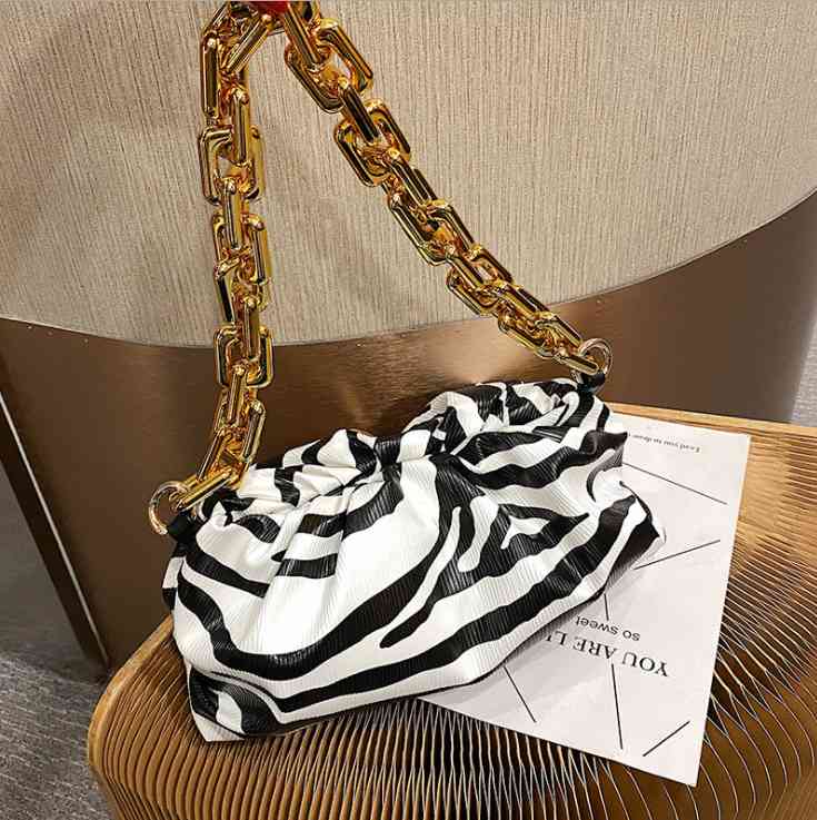 Zebra Pattern Cloud Bag for Women 2021 New Fashion Single Shoulder Messenger Chain Bags Ladies Thick Chain Hobos Grand Sac Femme H0929, Pinstripe
Zebra Pattern Cloud Bag for Women 2021 New Fashion Single Shoulder Messenger Chain Bags Ladies Thick Chain Hobos Grand Sac Femme H0929, Pinstripe